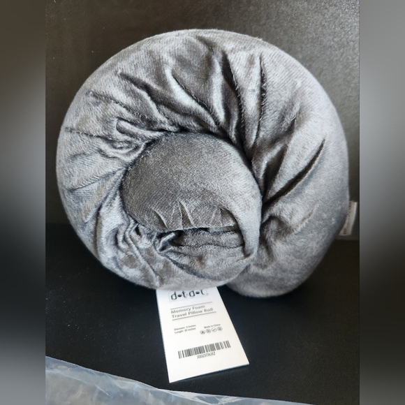 Travel Pillow - Gray Memory Foam Roll Up Travel Pillow BRAND NEW - Picture 6 of 6